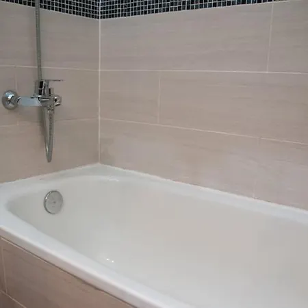 Acuario Shared Flat Piso Compartido Est Partage الشقة مشتركة Homestay *
